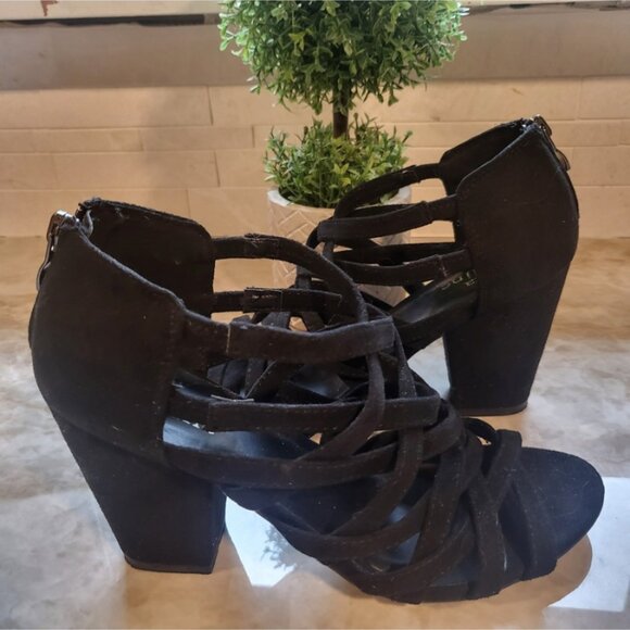 Jessica Kline  lace up heels  NWOT - Picture 2 of 4